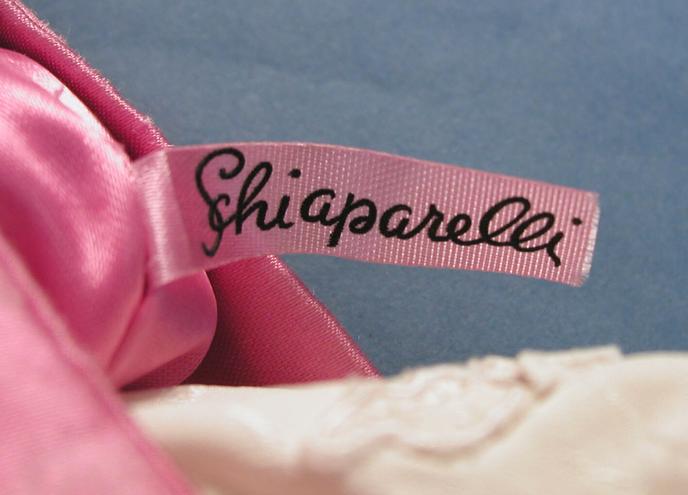 sachet-negligee-am-20021012-2