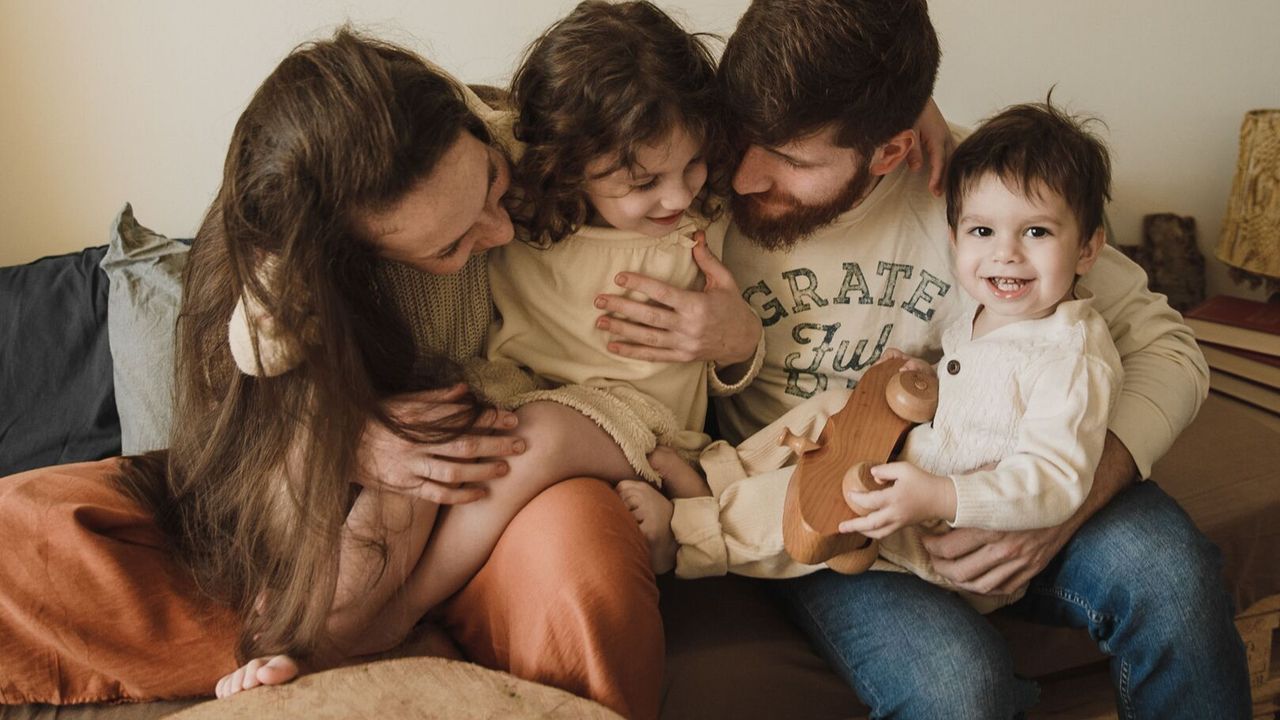 10 Minutes of Connection: Small Family Rituals for Women With Packed Schedules